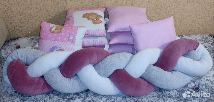 Бортики подушки в детскую кроватку новые