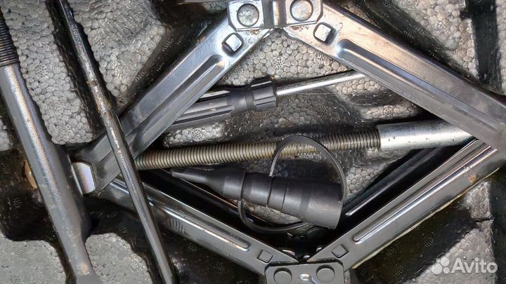 Набор инструментов штатный Hyundai i30, 2010