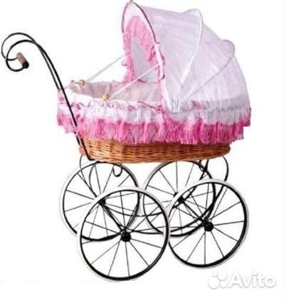 Красивая коляска для куклы в ретро стиле