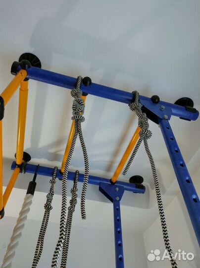 Шведская стенка с турником и брусьями