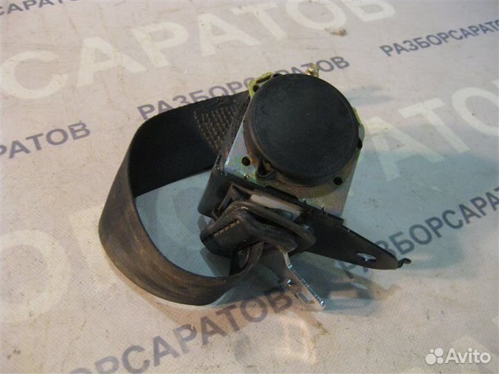 Ремень безопасности задний Nissan Primera P12