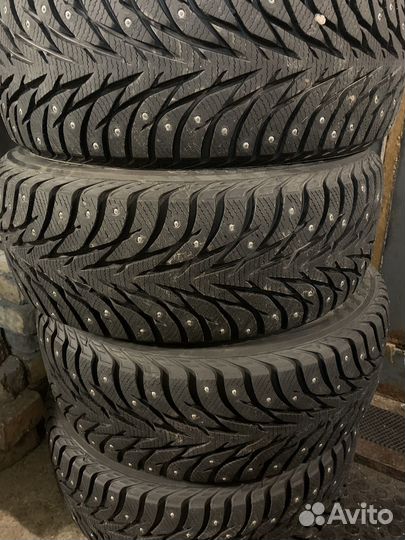 Yokohama Ice Guard Stud IG55 215/55 R16