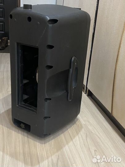 Продам 2 корпуса колонок Behringer b312a