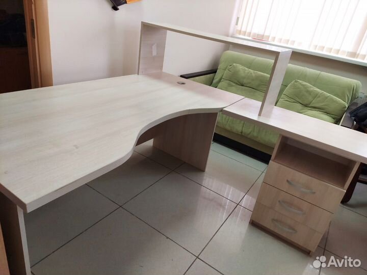 Офисная мебель. (стол для офиса)