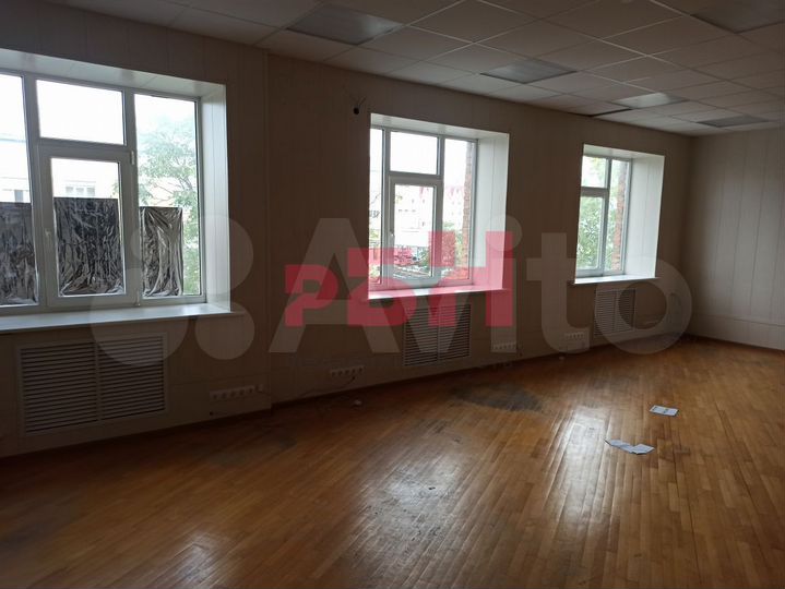 Офисы с парковкой, есть лифт 100 кв.м