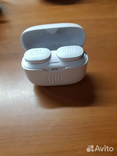 Беспроводные наушники jbl