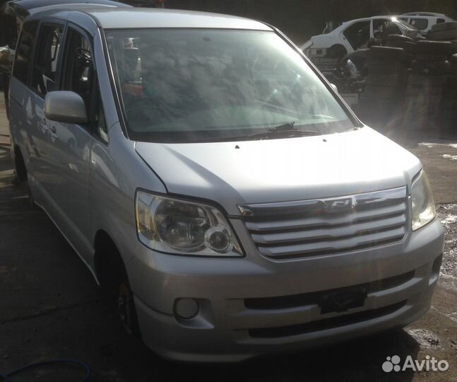 Панель приборов toyota noah 838002J060