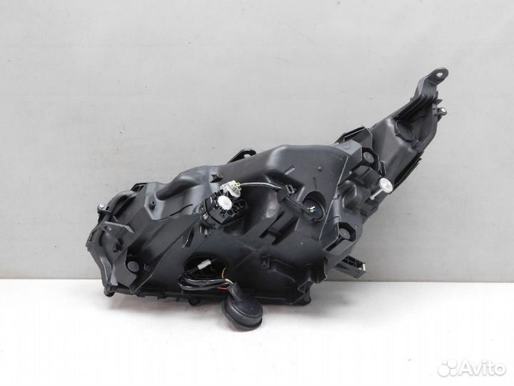 Фара правая Lexus NX200/NX200t/NX300/NX300h