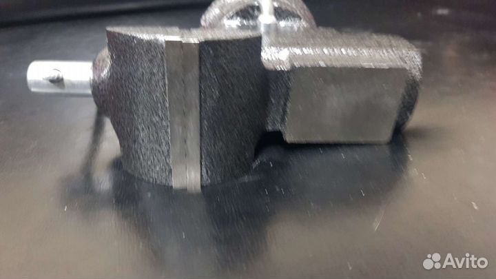 Тиски поворотные с наковальней для точных работ 60