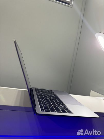 Apple macbook air 13 2019 16/256gb