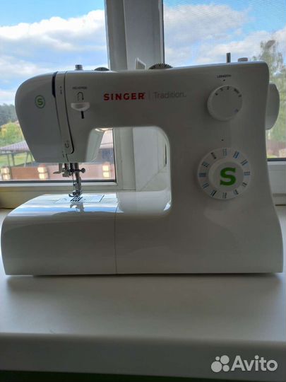 Швейная машина Singer Tradition