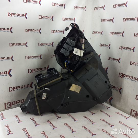 Корпус отопителя (с моторчиком, радиаторами и акту