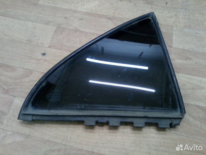 Форточка (стекло) задняя правая Toyota Avensis 2