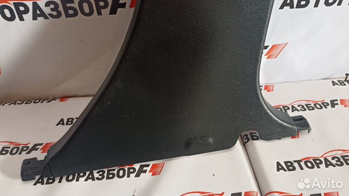 Mazda 3 BL Обшивка стойки средней, правая, нижняя