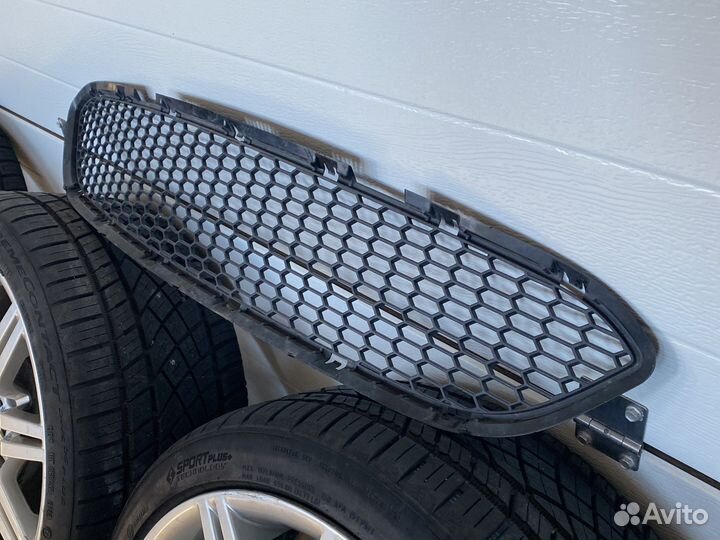 Решетка в бампер BMW M5 E60