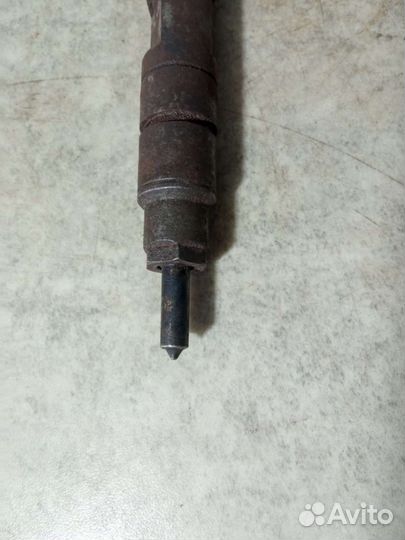 Форсунка Volkswagen Golf 4 028130201J