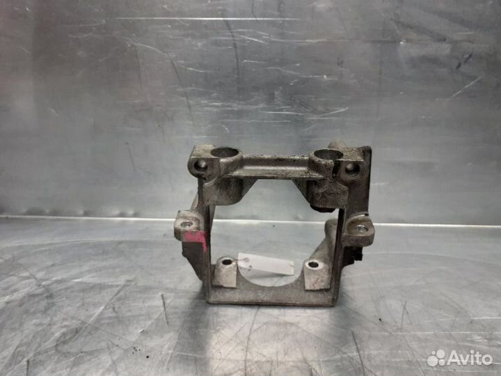 Кронштейн гидроусилителя Audi 100 C4 1991-1994