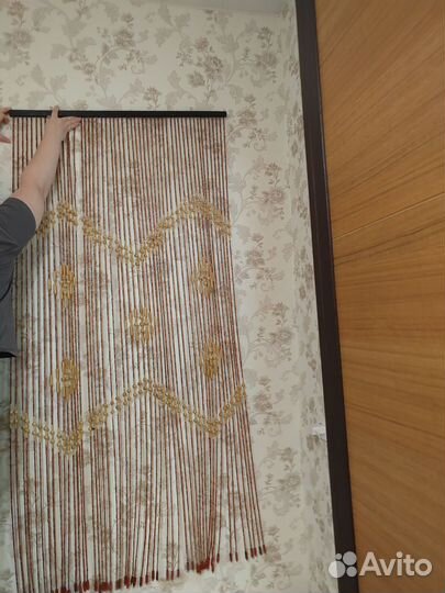 Деревянная штора на дверь