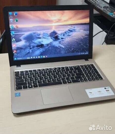 Шустрый ноутбук Asus D540(Pentium/4gb/SSD)