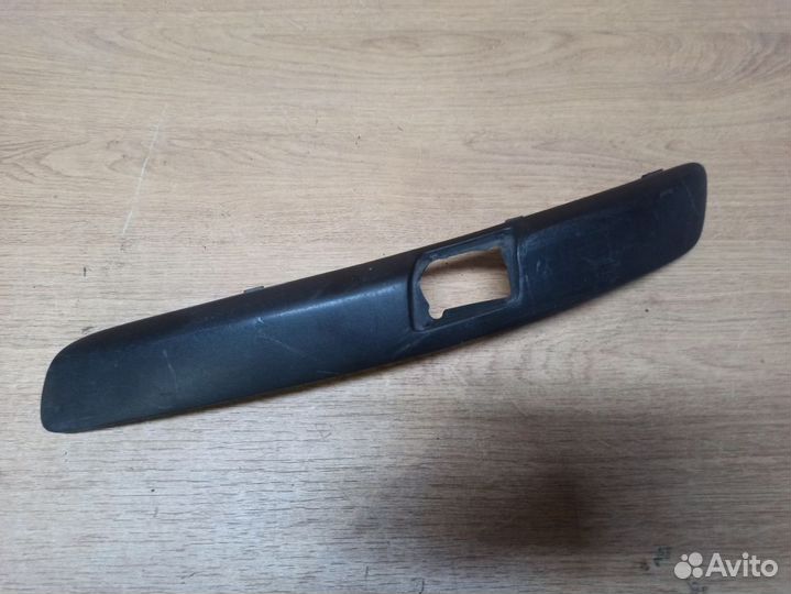 Накладка бампера передняя левая Volkswagen Golf 5