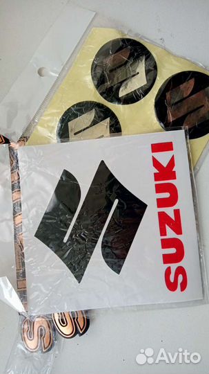 Suzuki наклейки