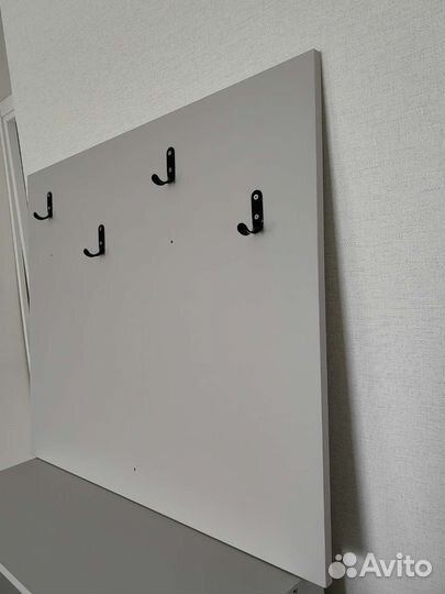 Вешалка для одежды настенная