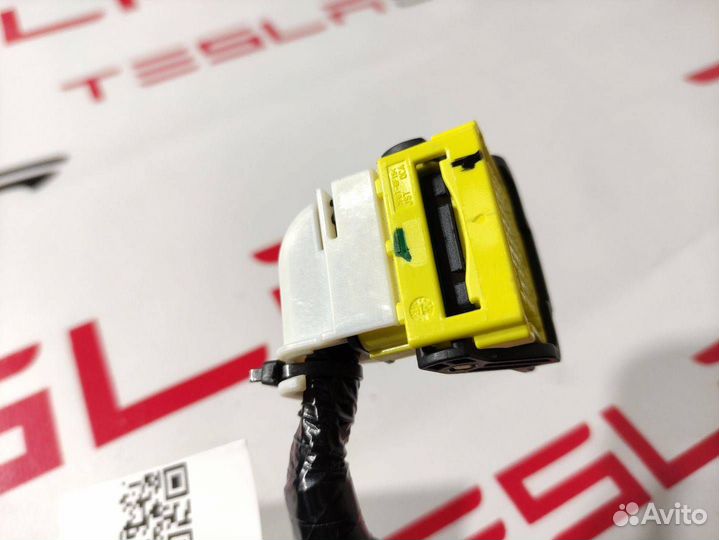 Разъем (фишка) проводки Tesla Model S 1031236-81-E