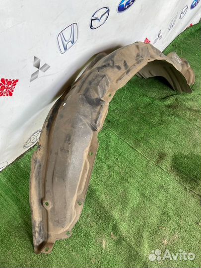 Подкрылок передний правый Toyota Raum EXZ10 5E