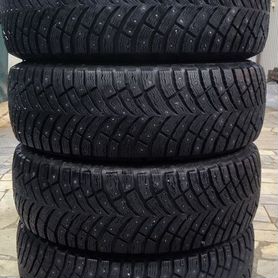 Michelin X-Ice North 4 215/65 R16