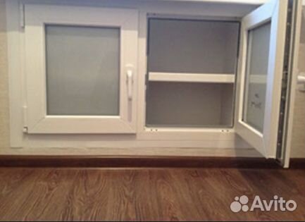 Дверцы для холодильника под окном