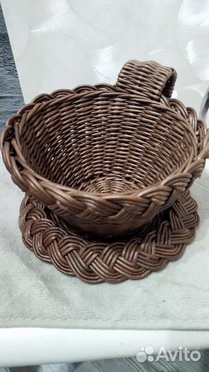 Корзина плетеная:конфетница