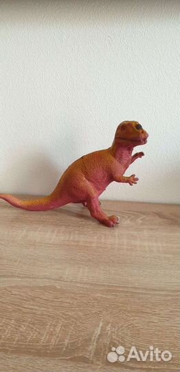 Игрушка динозавр