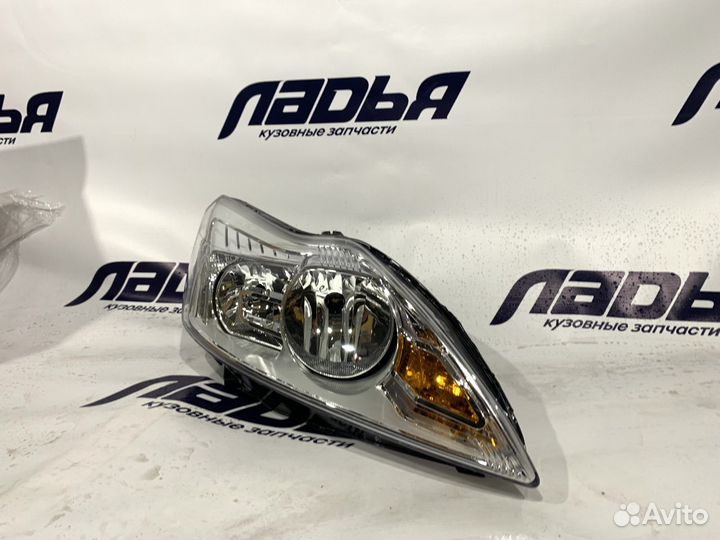 Фара Ford Focus 2(08-11) правая хром