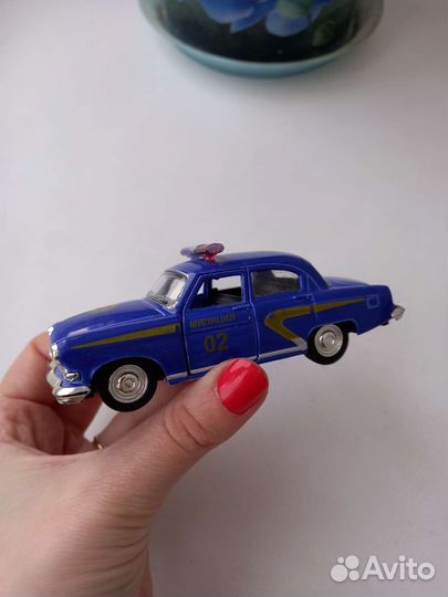 Машина металлическая Волга газ 21 милицейская