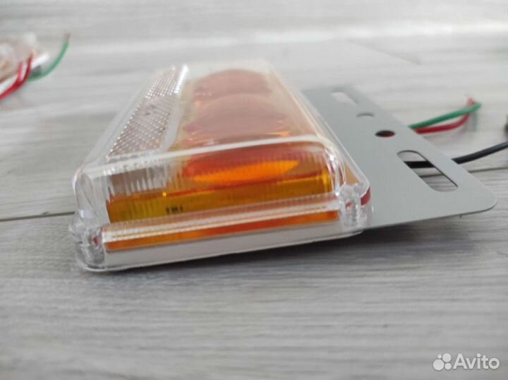 Фонарь габаритный боковой 24V