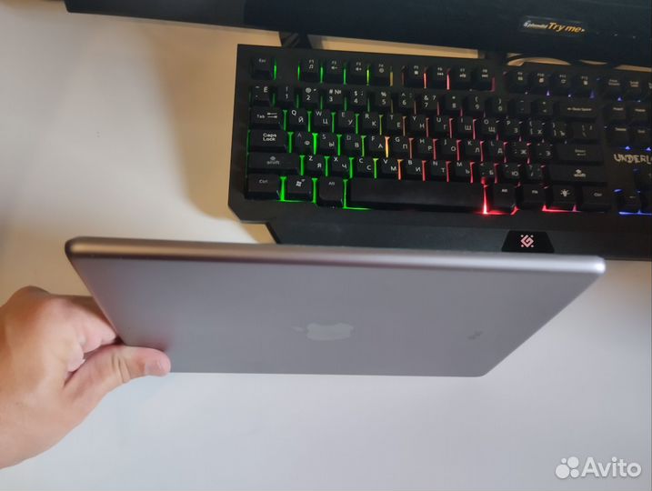 Планшет Apple iPad Air