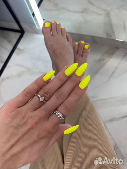 Маникюр и педикюр