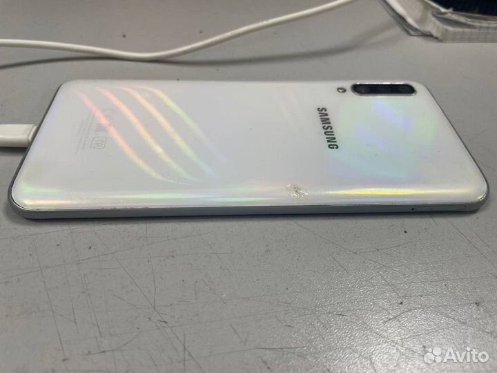 Телефон Samsung galaxy a50