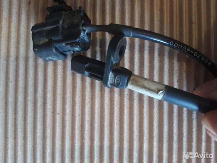 Датчик ABS Kia Carnival