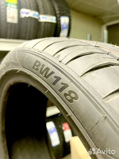 Bearway BW118 225/40 R19 87T