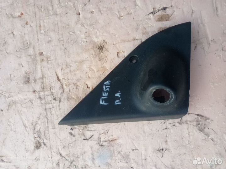 Уголок двери Передний левый Ford Fiesta 4