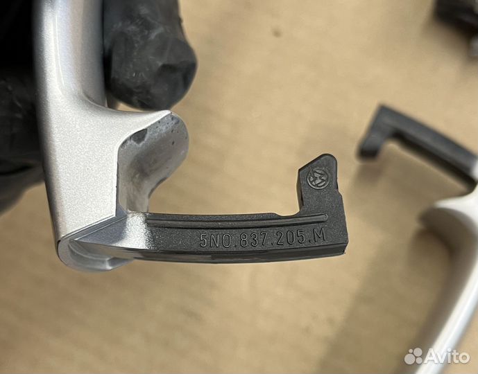 Комплект ручек дверей серебристых VAG Фольцваген