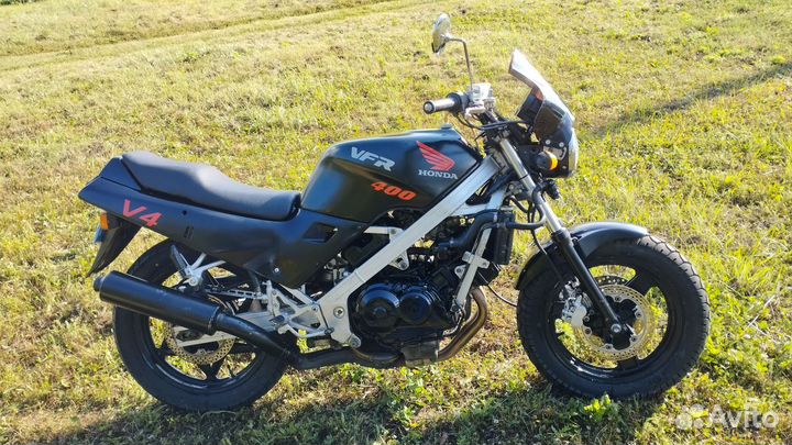 Продам мотоцикл Хонда vfr 400k nc21