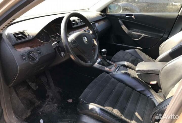 Volkswagen Passat B6 2007 г по запчастям