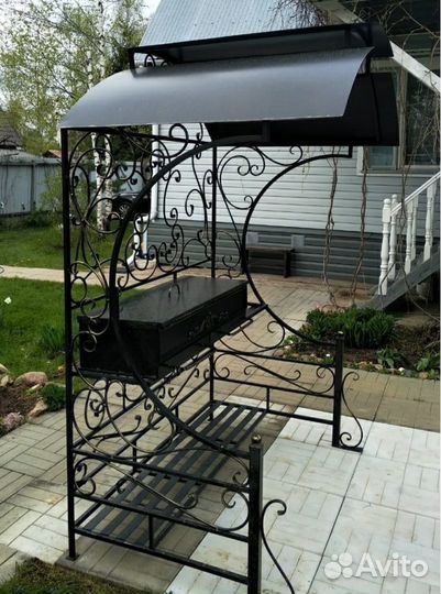 Мангал с крышей