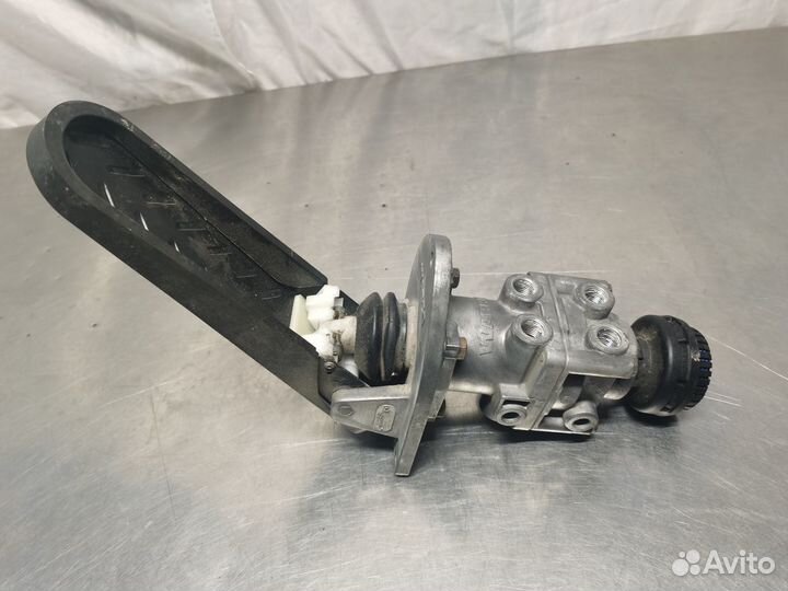 Кран тормозной подпедальный Yutong ZK 6122