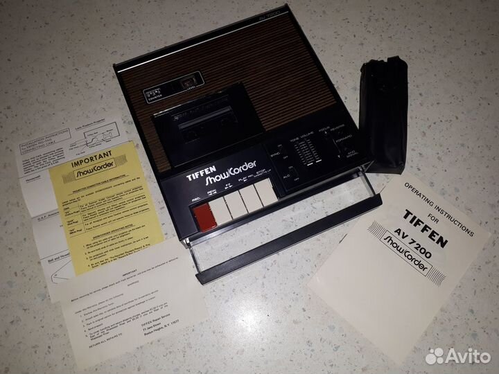 Переносной японский магнитофон tiffen 70e