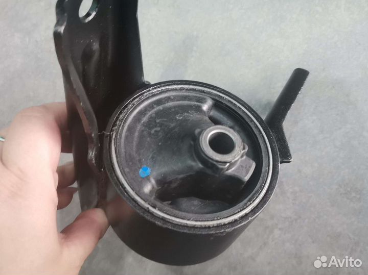 Подушка двигателя правая mmcyrh лансер /аутлендер