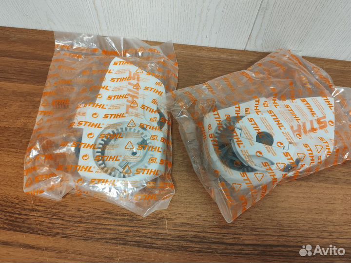 Крышка цепной звёздочки 12546401701 MSA 120 C-B MS