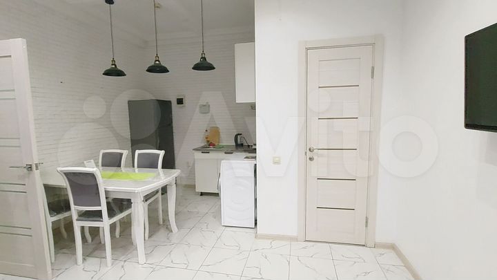 2-к. квартира, 60 м², 1/8 эт.